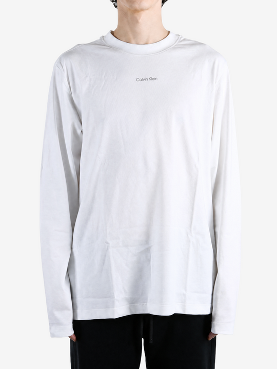 White t-shirt, front view