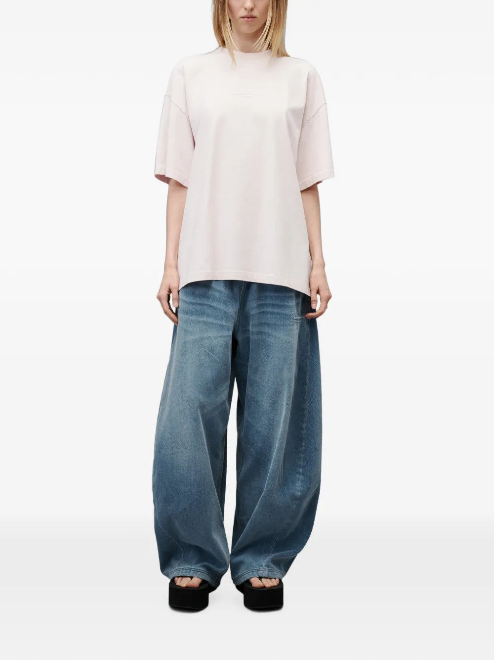 Pink t-shirt, full body view