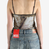 Brown top worn by a person, showing the  wiskoza fit