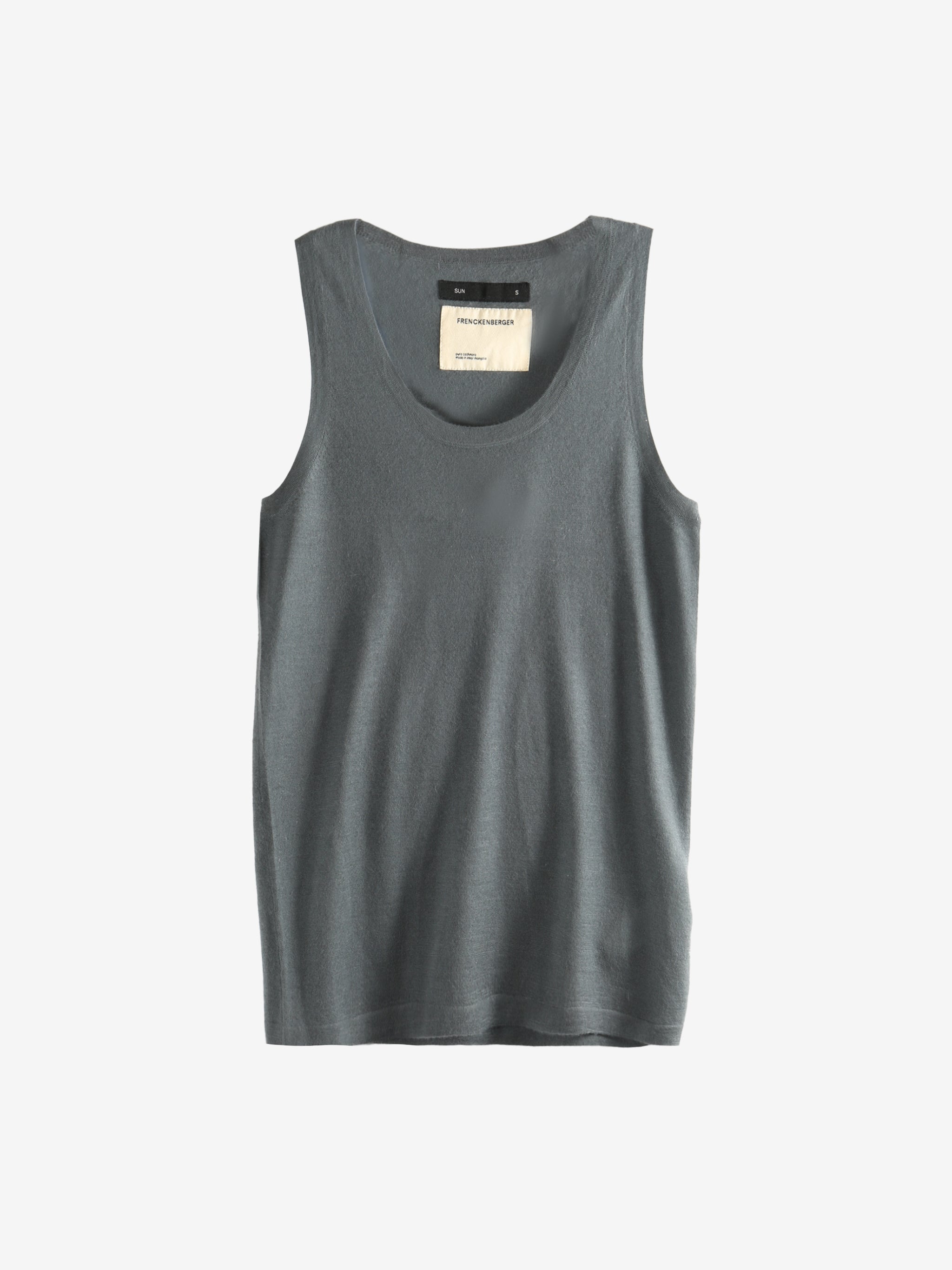 Grey top, front view