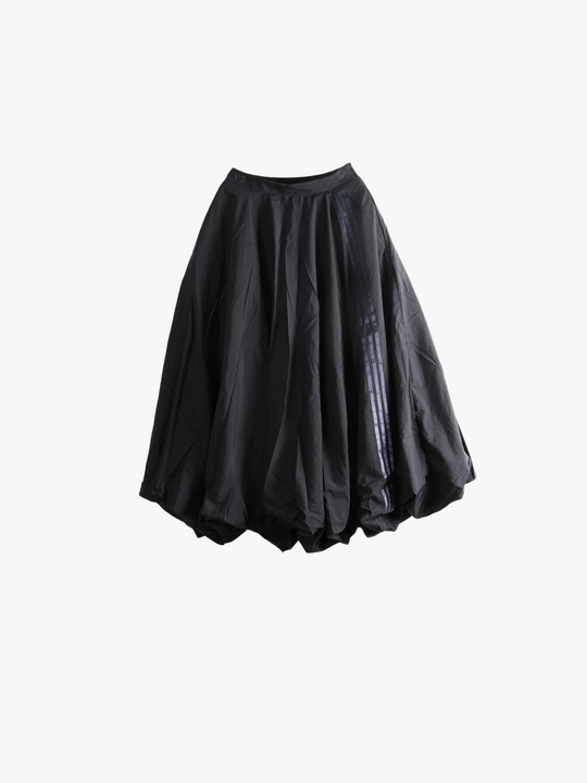 Black skirt, front view