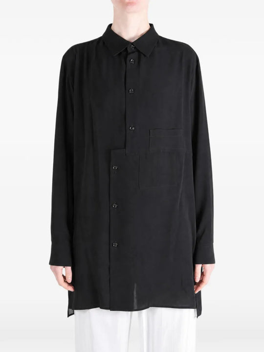 Black shirt, full body view