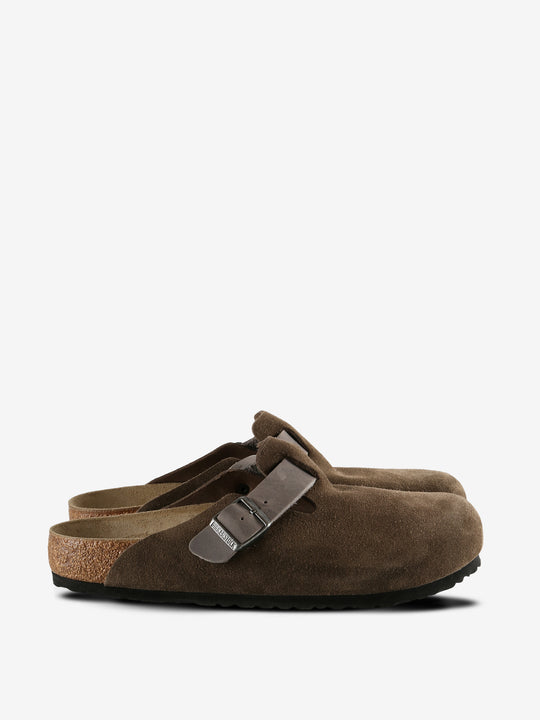 Brown shoes, front view