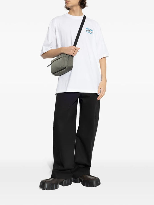 White t-shirt, full body view