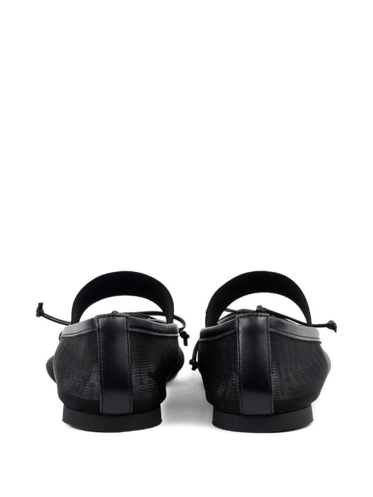 Black shoes, back view