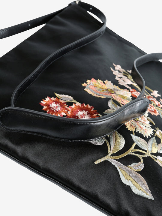 Close up of black bag, showing texture of the Linen fabric