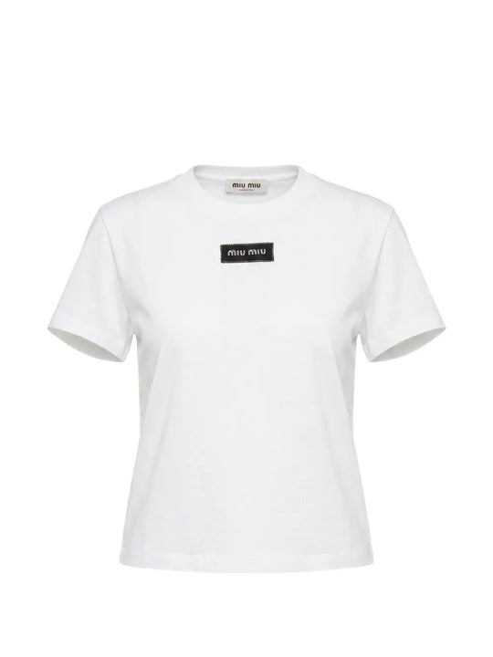 White shirt, front view