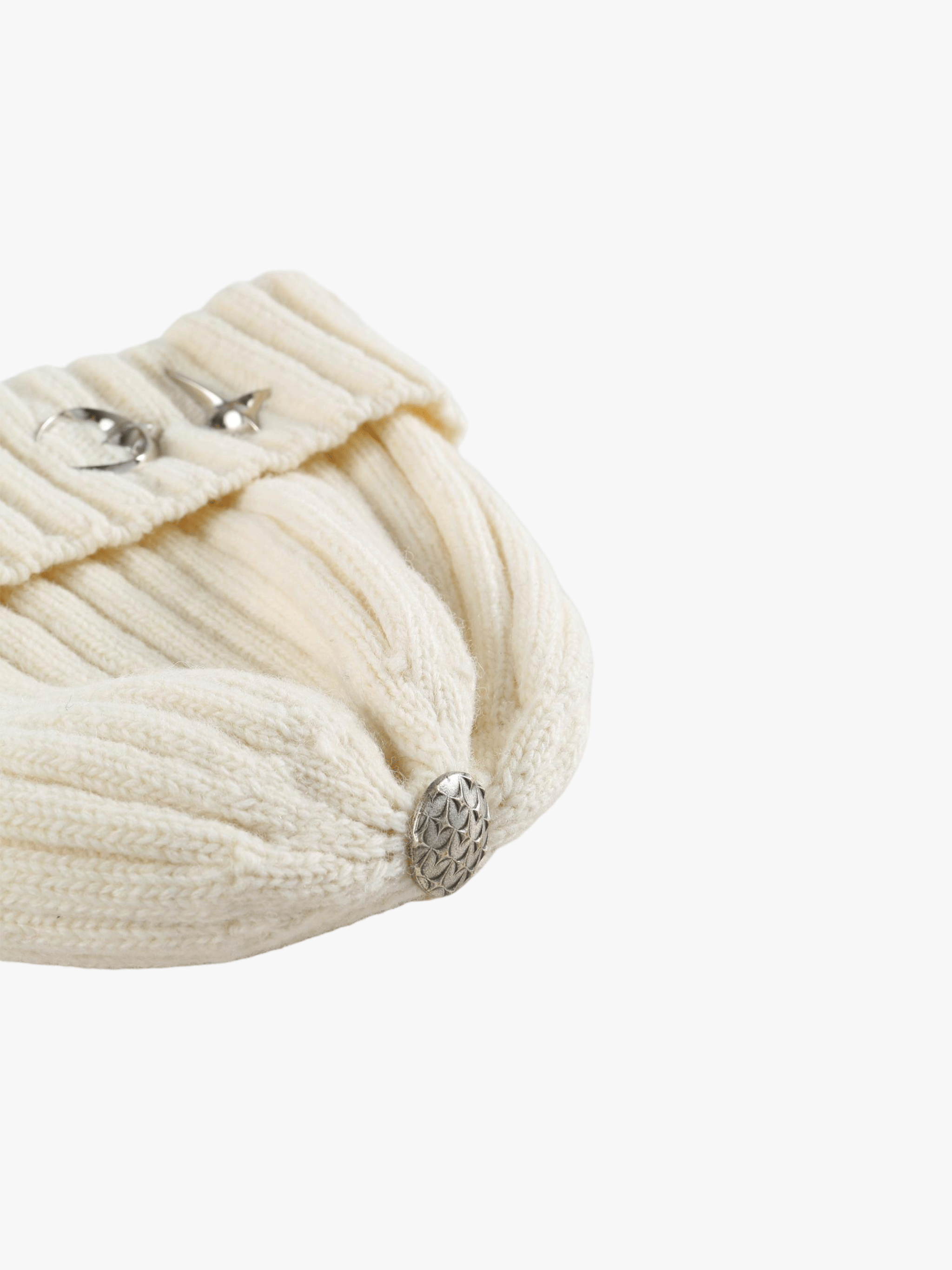 White hat,side view showing wool fabric