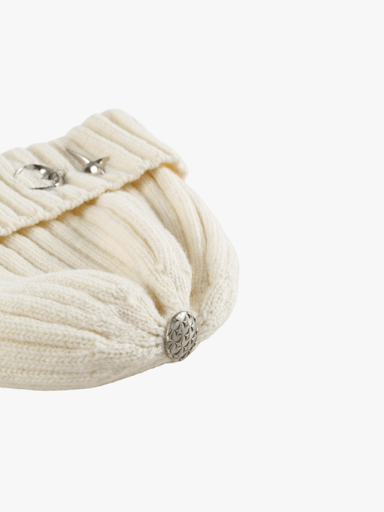 White hat,side view showing wool fabric