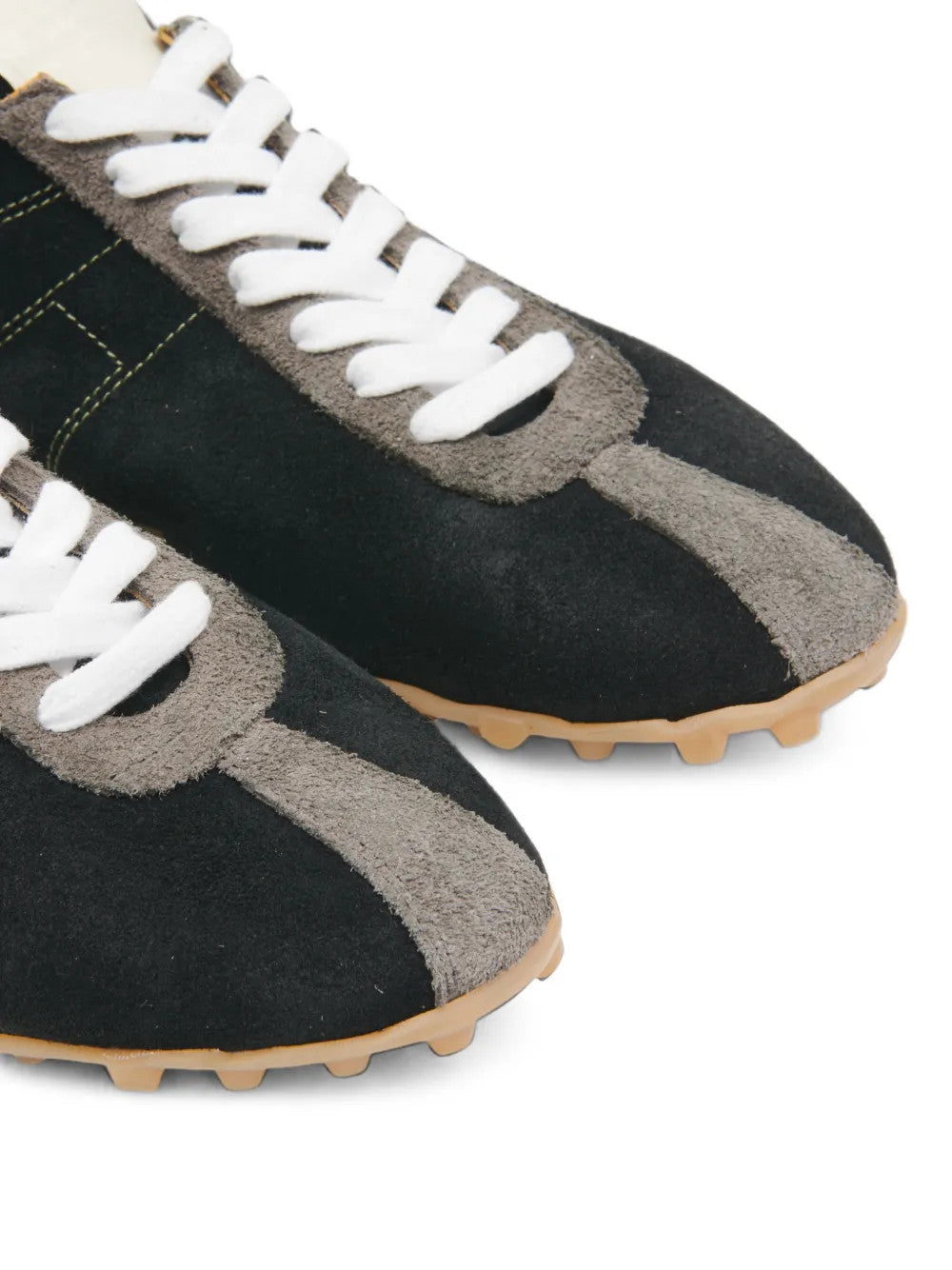 Black shoes, front view