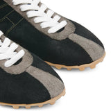 Black shoes, front view