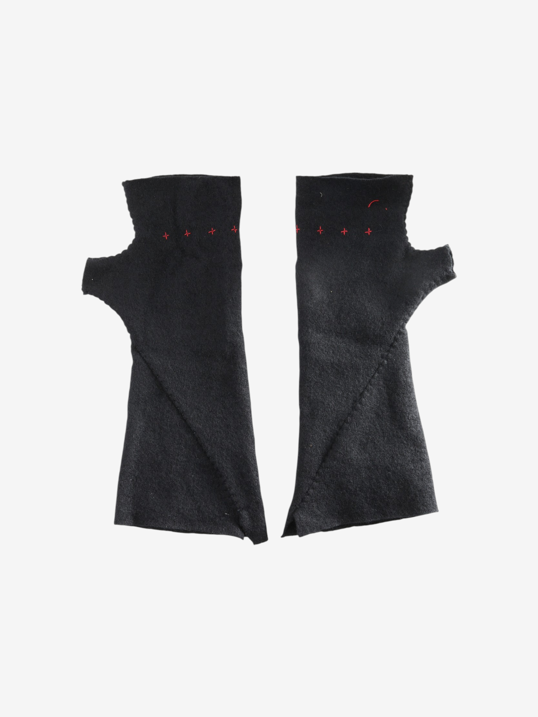Black accessories, front view