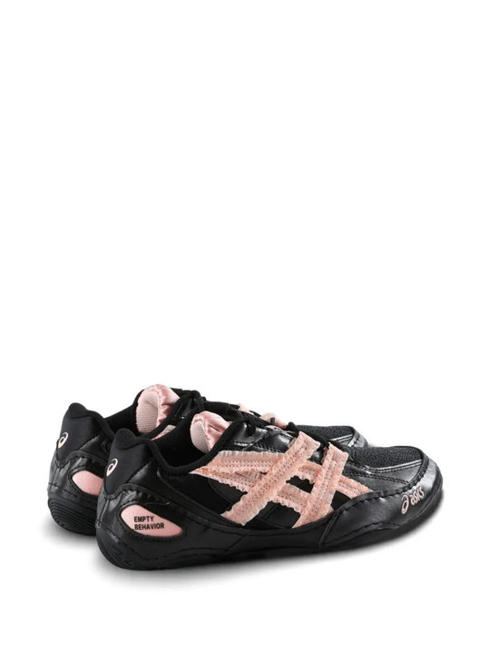 Black shoes, front view