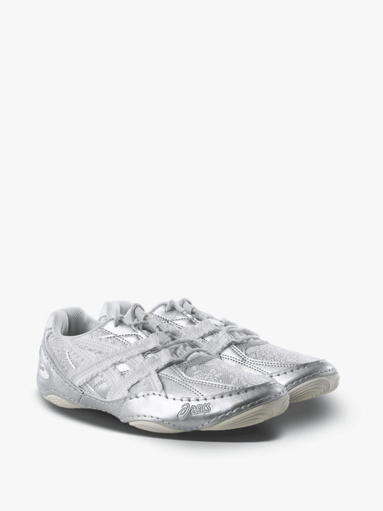 White shoes, front view