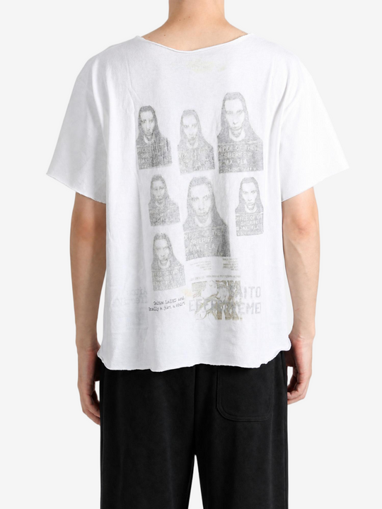 White t-shirt, full body view