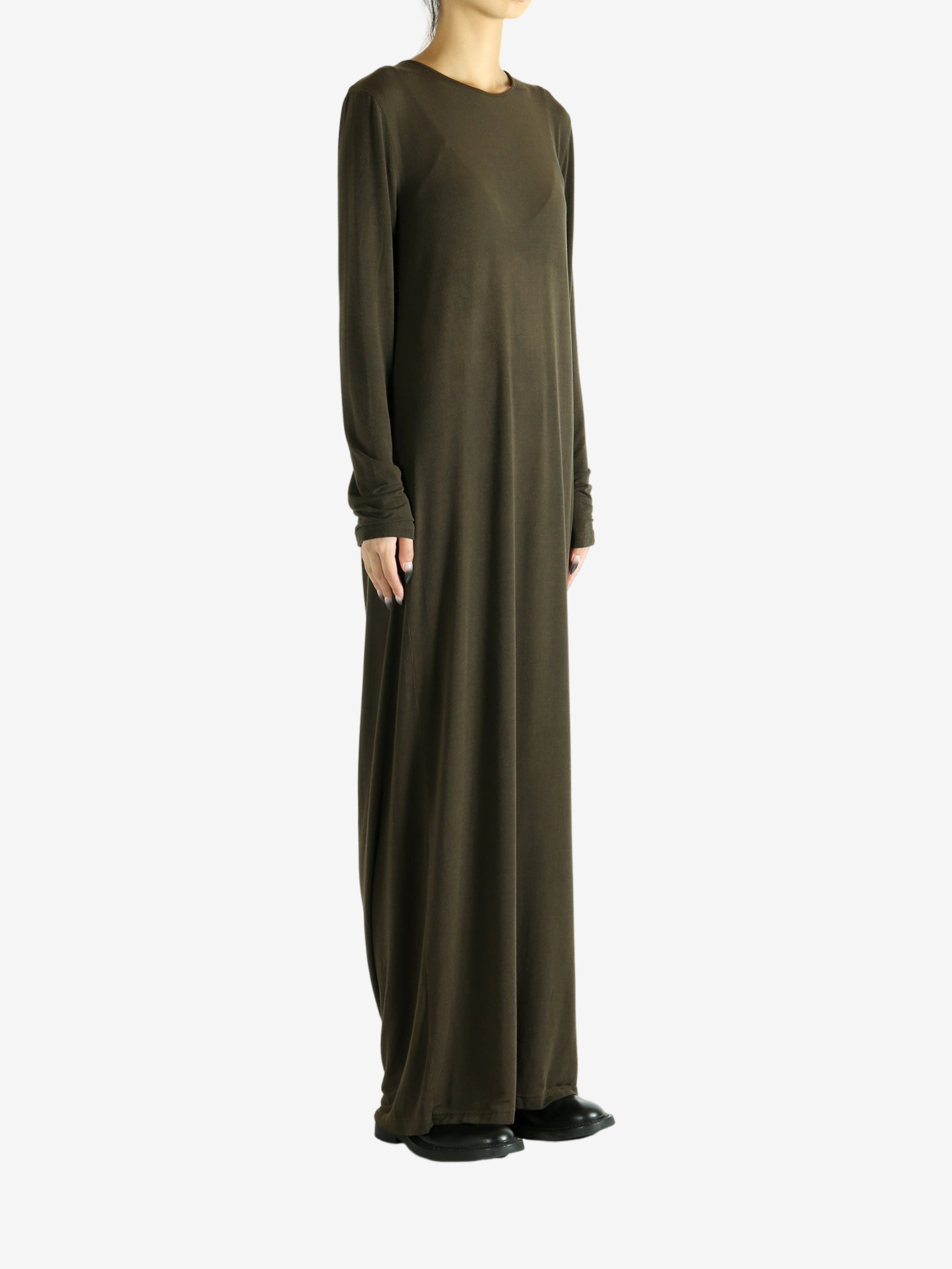 Green dress,full body view