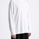 White t-shirt, full body view