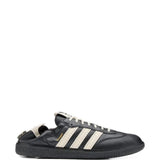 Black shoes, front view