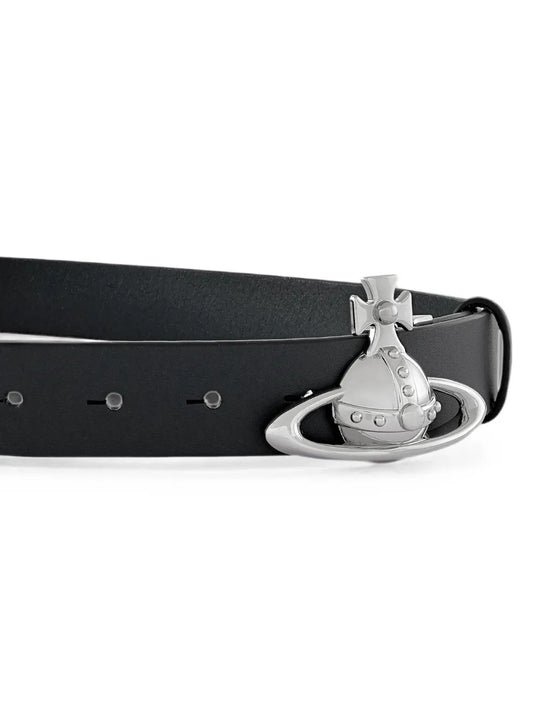 Black accessories, front view