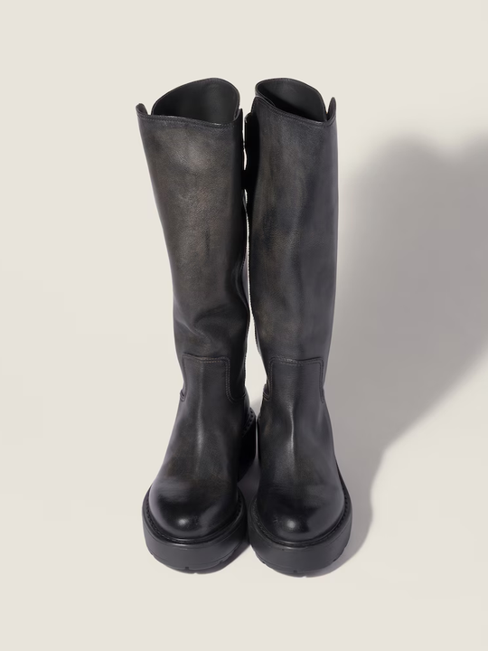 Black boots, front view