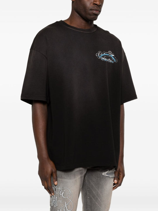 Brown t-shirt, full body view