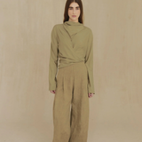 Green shirt, full body view