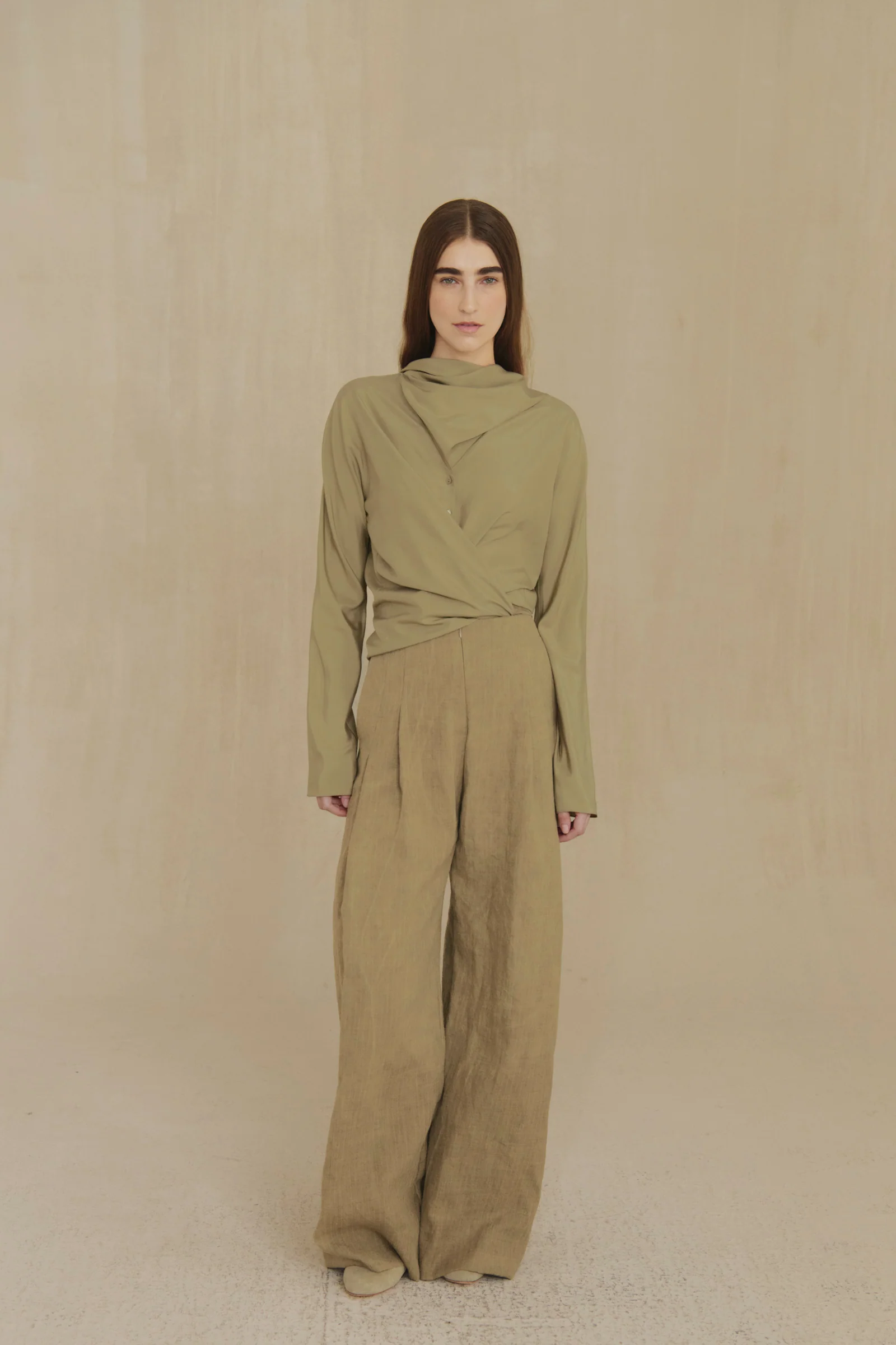 Green shirt, full body view