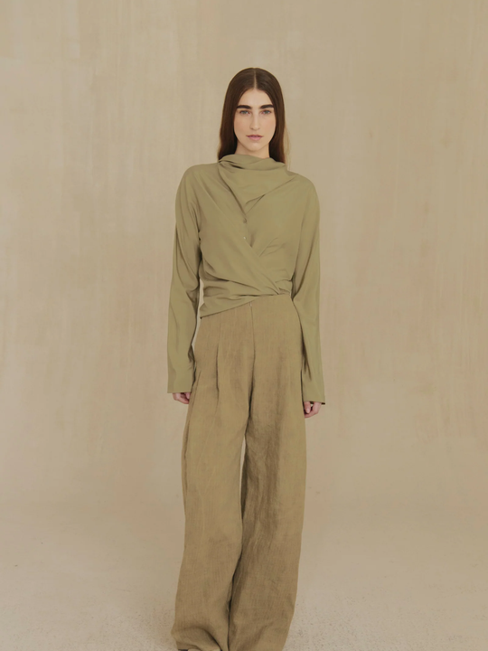 Green shirt, full body view