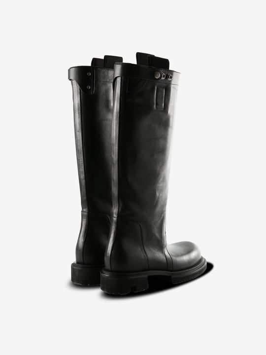 Black boot,back view