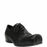 Black shoes, front view
