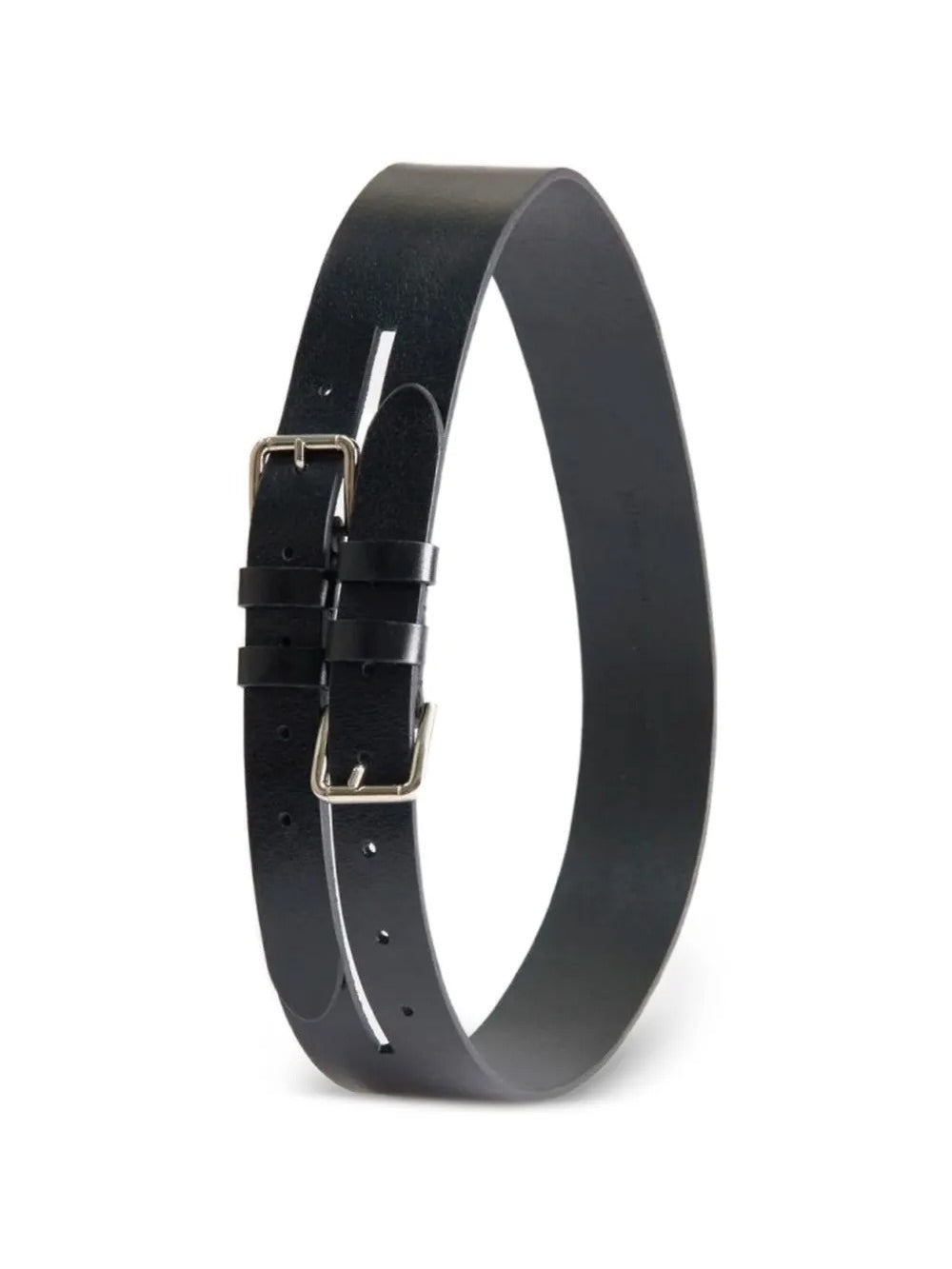 Black accessories, front view