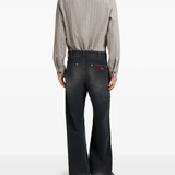 Black pants,full body view