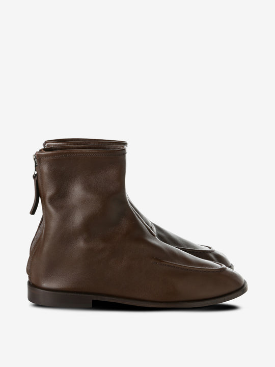 Brown boots, front view