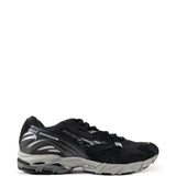 Black shoes, front view