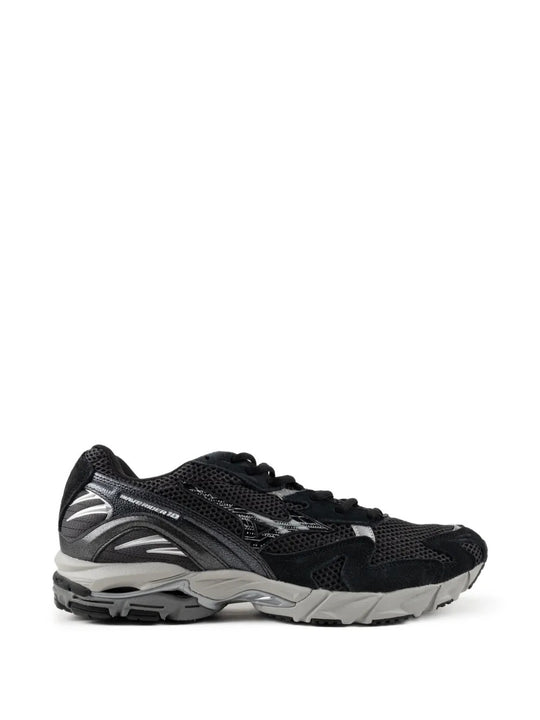Black shoes, front view