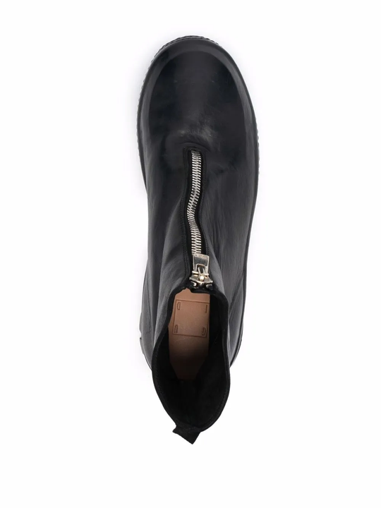 Black boots, front view