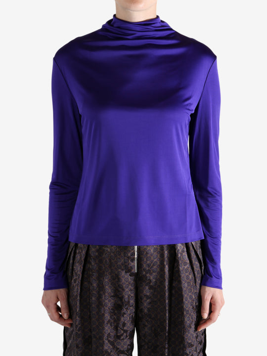 Purple Shirt worn by a person, showing the Shirt  fit