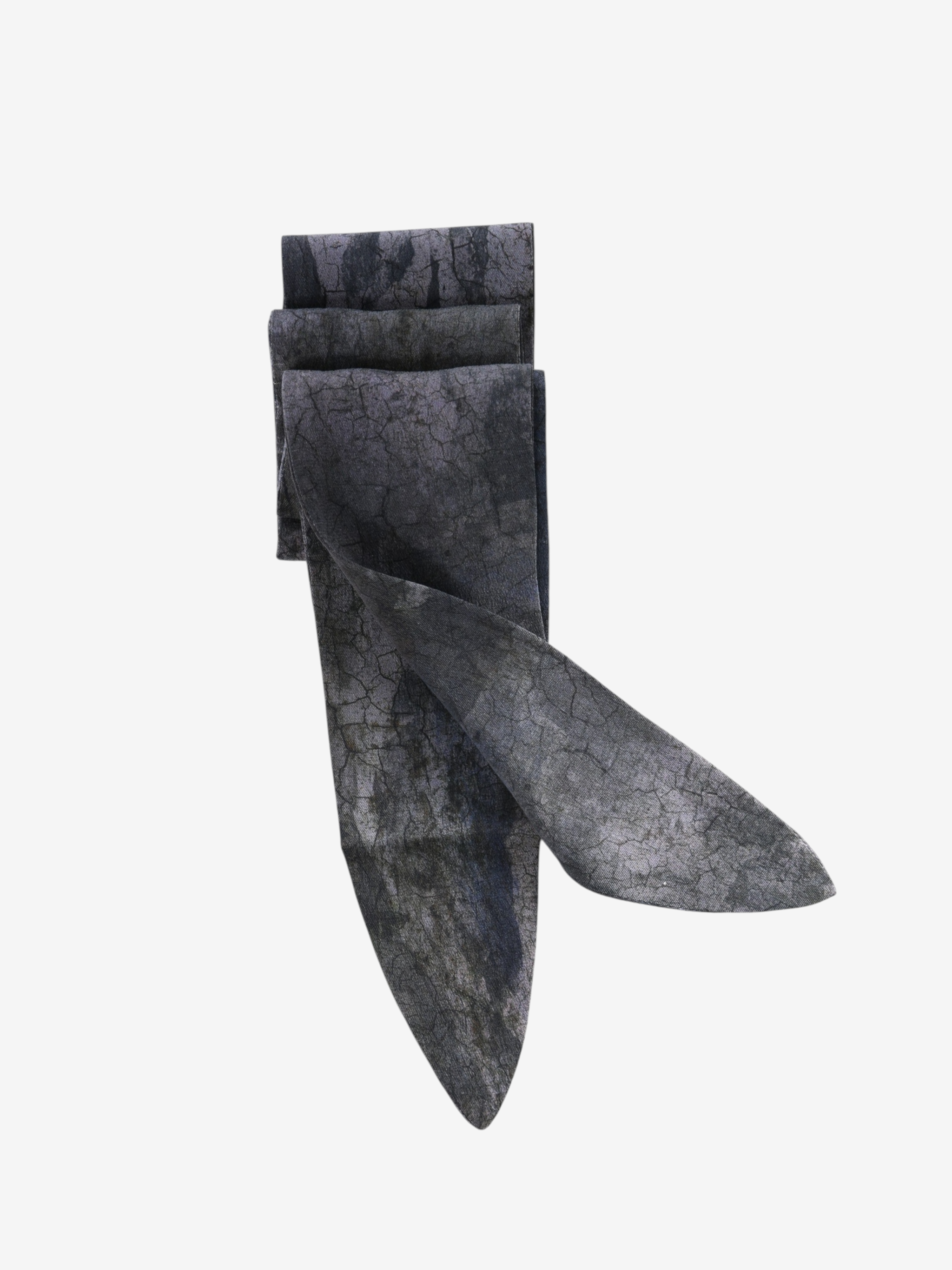 Grey scarf, front view