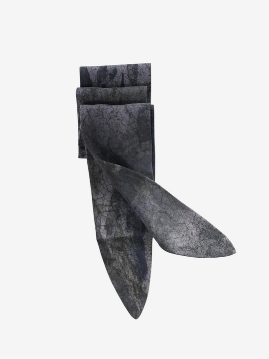 Grey scarf, front view