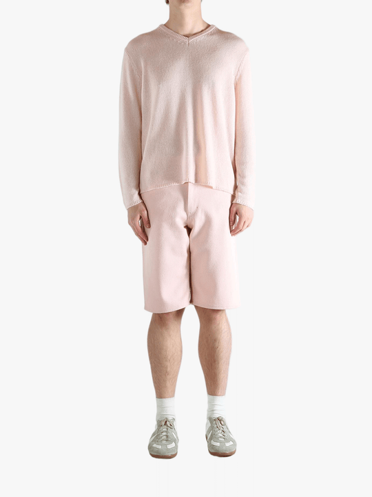 Light pink sweater,full body view