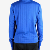 Blue top, front view