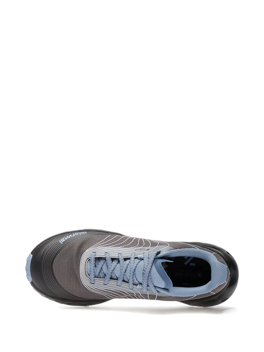 Blue shoes, front view