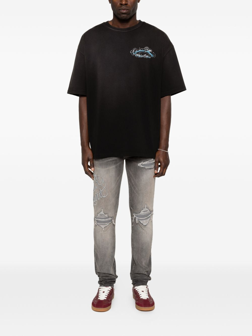 Brown t-shirt, full body view