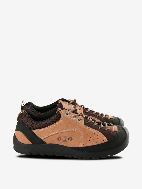 Brown shoe,front view