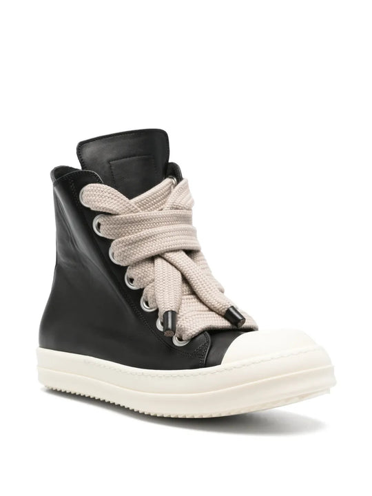 Black shoes, front view