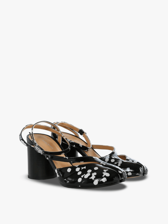 Black sandals, front view