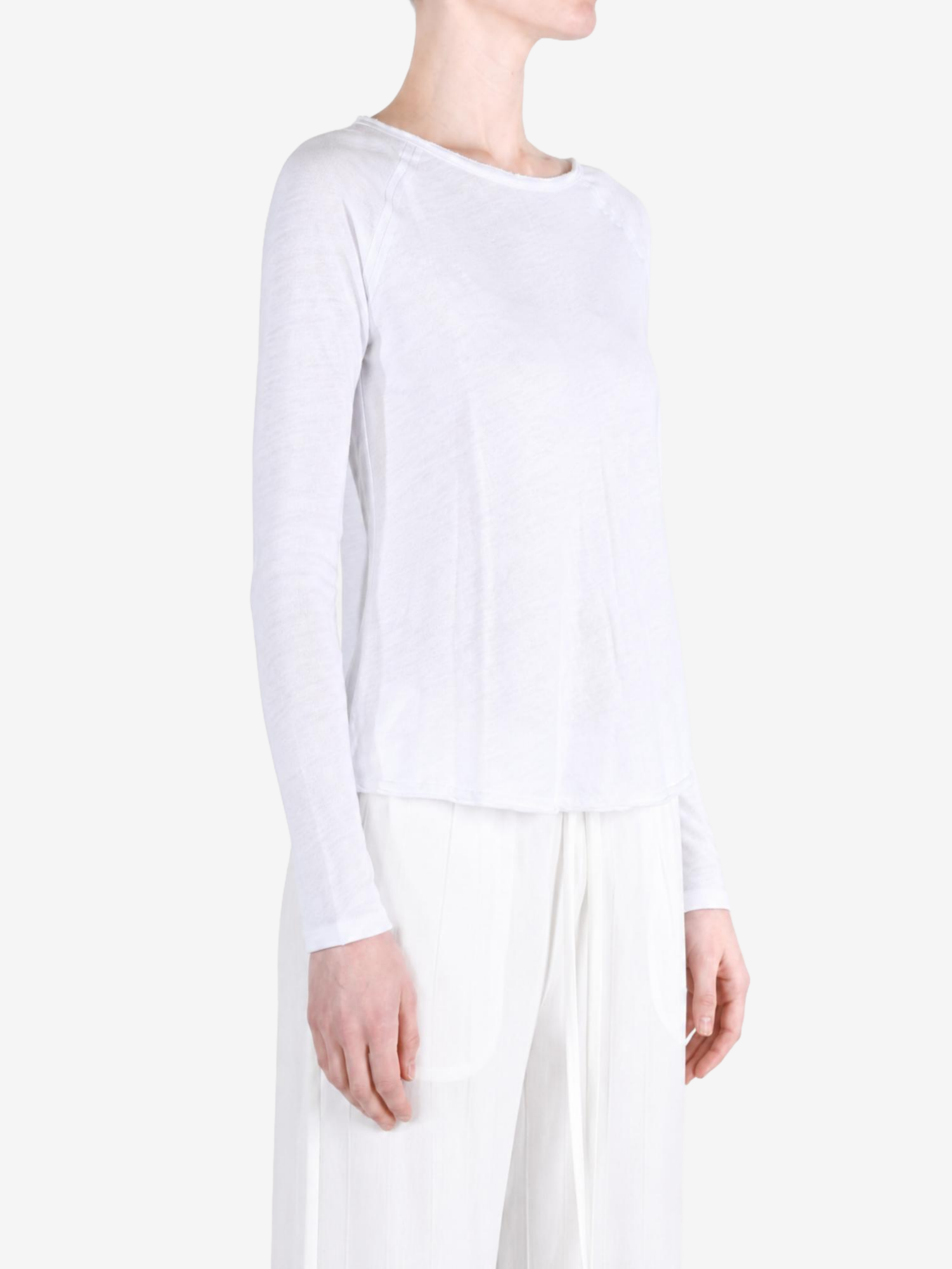 White t-shirt, full body view