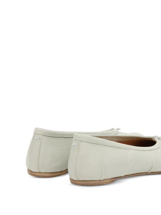 White tabi, back view