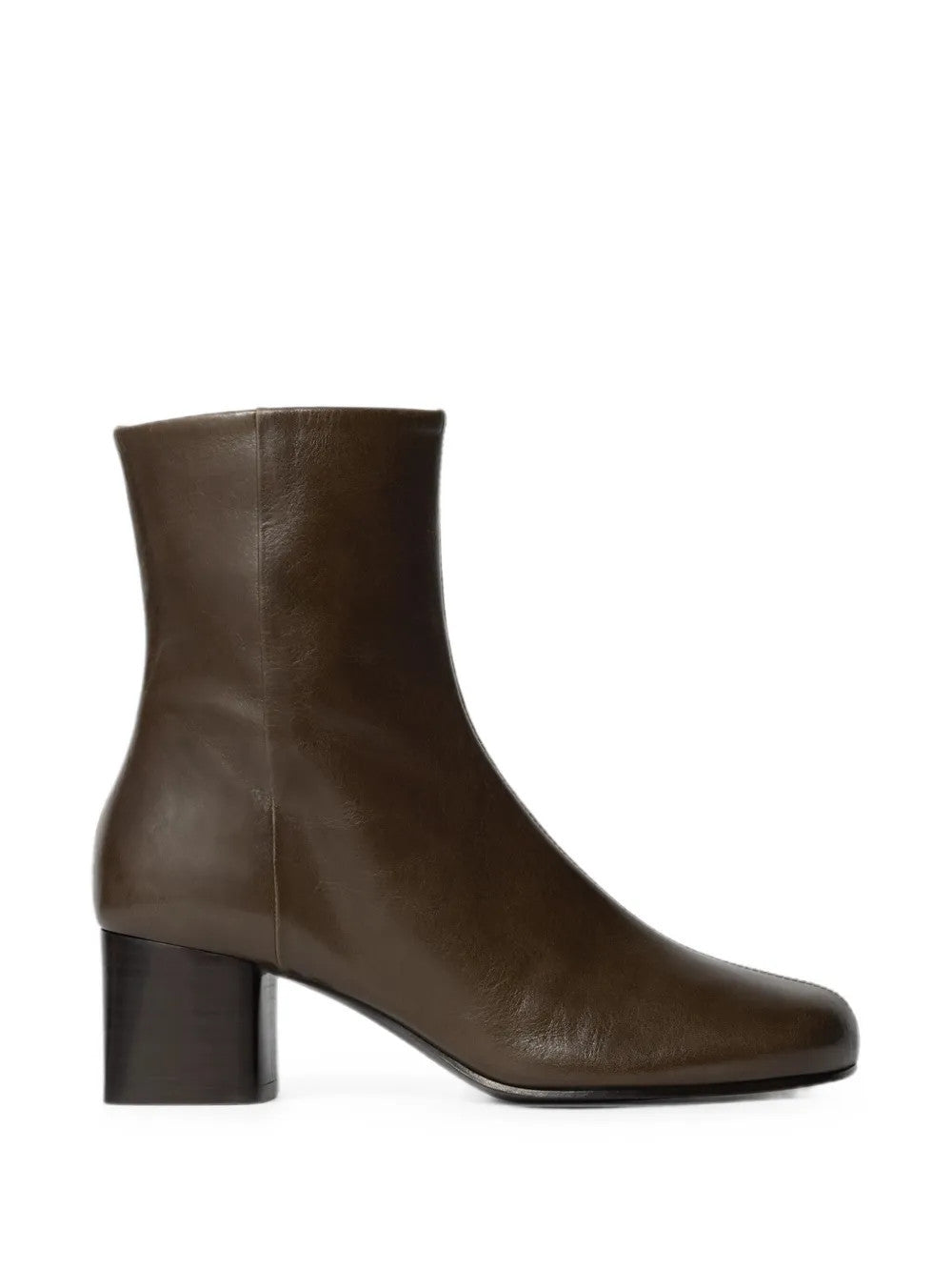 Brown boots, front view