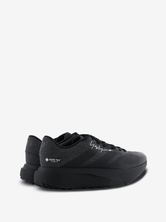Black shoes, back view